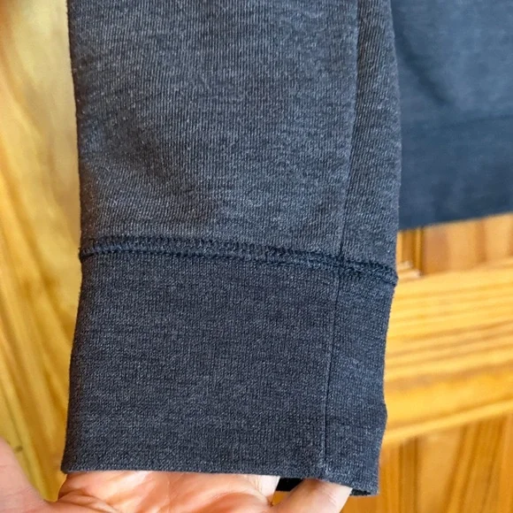 The North Face Men's Dark Blue Crewneck Sweater - Picture 5 of 8